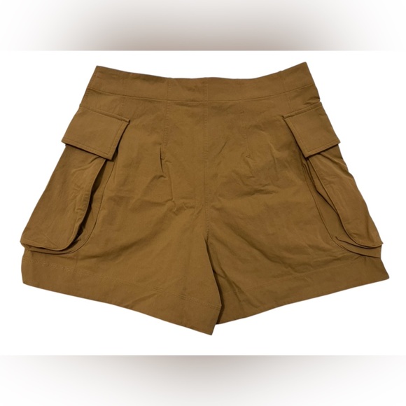 Lululemon Relaxed-Fit Super-High-Rise Cargo Short 4" in Bold Beige - Picture 6 of 7